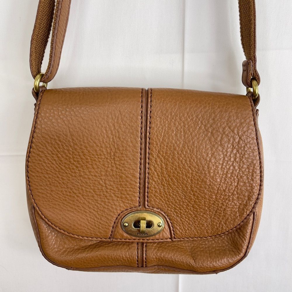 Fossil Leather Carson Flap Turn Lock Crossbody Purse